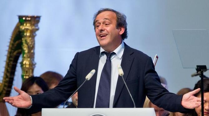 Michel Platini spricht sich nach dem Phantomtor für ein Wiederholungsspiel aus. Foto: Daniel Karmann