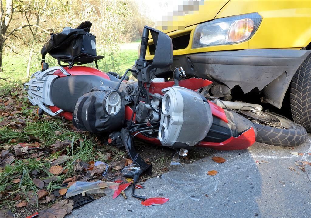 Motorradunfall zwischen Zwiefalten und Upflamör