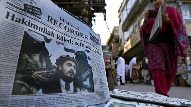 Schlagzeilen in Pakistan: Die Regierung wertet den US-Drohneneinsatz als »Angriff auf den Friedensprozess«. Foto: Bilawal Arb