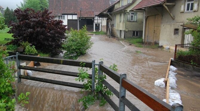 Wie hier Straßen und Privatgrundstücke in Alt-Neuhausen hat das Hochwasser Ende Mai und Anfang Juni auch die Metzinger Kläranlag