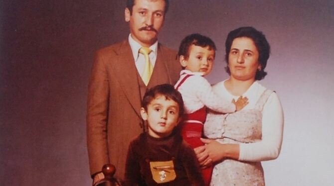 Familienbild aus früherer Zeit: Die Familie Alpaslan in ihren ersten Jahren in Wannweil. FOTO: PR