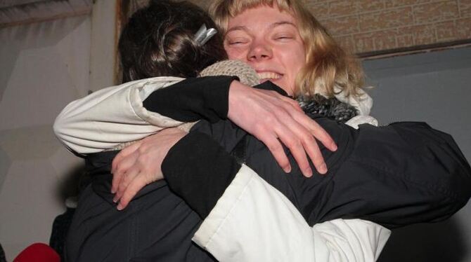 Draußen auf Kaution: Die Greenpeace-Aktivistin Sini Saarela. Foto: Anatoly Medved/RIA Novosti Draußen auf Kaution: Die Greenpeace-Aktivistin Sini Saarela. Foto: Anatoly Medved/RIA Novosti