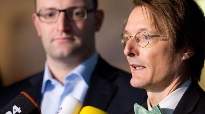 Die Gesundheitsexperten von CDU und SPD, Jens Spahn (l) und Karl Lauterbach. Foto: Kay Nietfeld