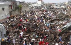 Die Stadt Tacloban gleicht noch immer einer Trümmerlandschaft. Die Zahl der Toten nach Taifun «Haiyan» ist auf 5235 gestiegen