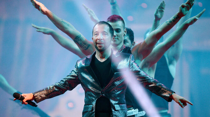 Der Schweizer DJ Bobo steht 2013 bei der Generalprobe für seine neue Tour »Circus« im Europa-Park in Rust auf der Bühne. Foto: d