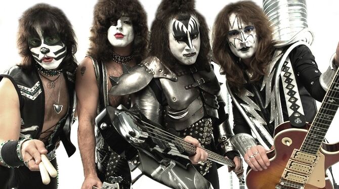 Die angeblich beste Kiss-Show-Band, Kiss Forever, kommt aus Budapest und steht zusammen mit Ela und Axxis am Samstag auf der Büh Die angeblich beste Kiss-Show-Band, Kiss Forever, kommt aus Budapest und steht zusammen mit Ela und Axxis am Samstag auf der Büh