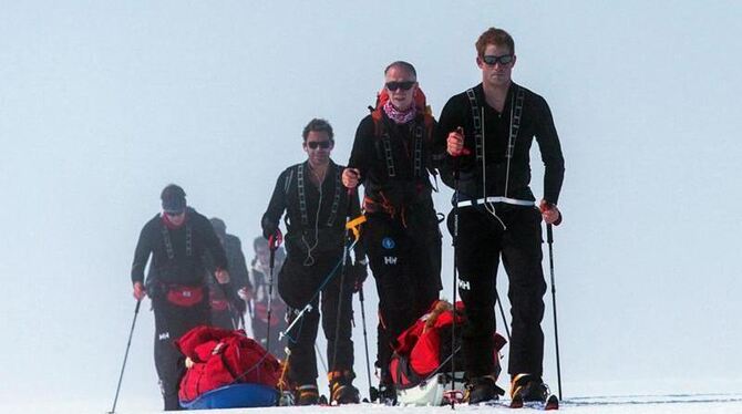 Prinz Harry (r) und seine Mitstreiter auf dem Weg zum Südpol. Foto: Petter Nyquist