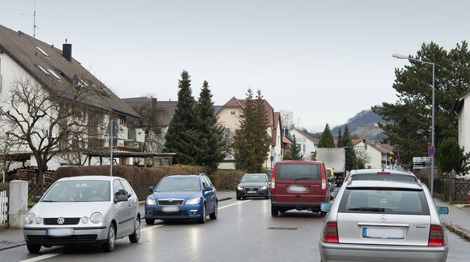 Parken verboten, auf den Radweg ausweichen auch: Die Leute machen es trotzdem. Demnächst soll in der Heppstraße sogar das Halten Parken verboten, auf den Radweg ausweichen auch: Die Leute machen es trotzdem. Demnächst soll in der Heppstraße sogar das Halten