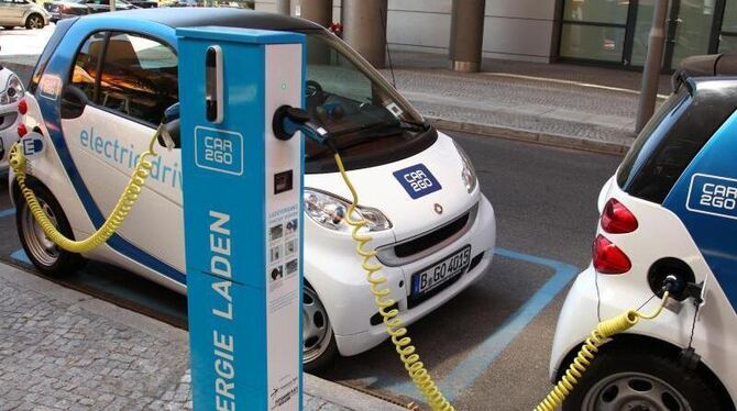 Das Carsharing-Unternehmen »car2go« ist eine Daimler-Tochter. Foto: Wolfram Steinberg/Archiv Das Carsharing-Unternehmen »car2go« ist eine Daimler-Tochter. Foto: Wolfram Steinberg/Archiv