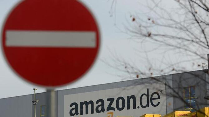 Im Streit um einen Tarifvertrag bei Amazon will Verdi den Druck erhöhen. Foto: Uwe Zucchi
