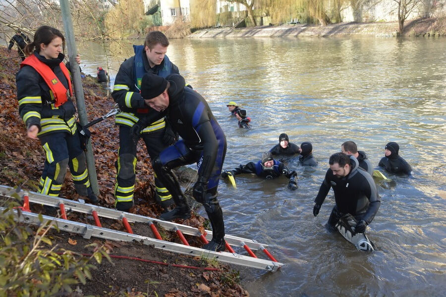 Neckarabschwimmen in Tübingen