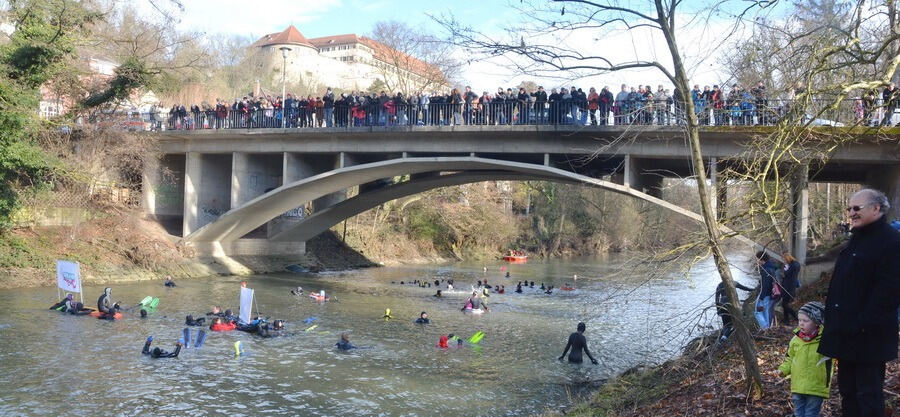 Neckarabschwimmen in Tübingen