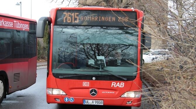 Vor Schulbeginn wird’s eng im Bus. Die Planer wollen den Klagen nachgehen, verweisen aber darauf, dass die Linie nach Ofterdinge