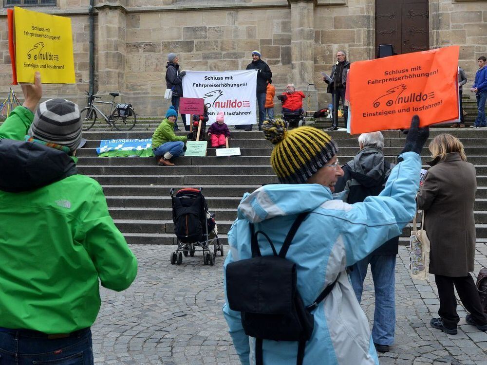 Demonstration »Statt Naldo, Nulldo« Kreis Tübingen Reutlinger GeneralAnzeiger gea.de