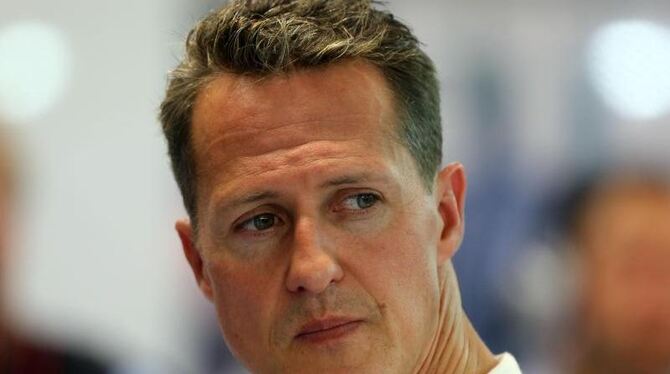 Die Ärzte wollen Michael Schumacher aus dem Koma holen. Foto: Jens Buettner Die Ärzte wollen Michael Schumacher aus dem Koma holen. Foto: Jens Buettner