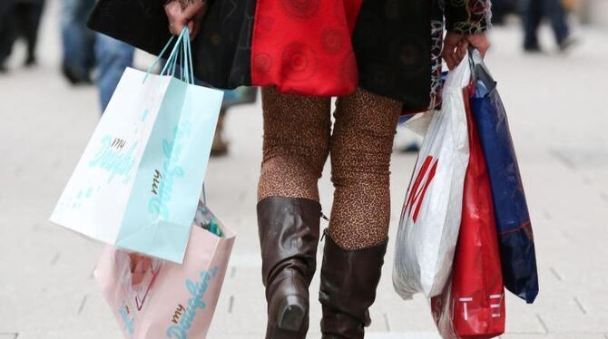 Kauflust sieht anders aus: Die Deutschen haben dem Einzelhandel 2013 kaum mehr Umsatz als im Vorjahr beschert. Foto: Bodo Mar
