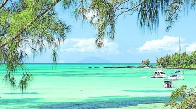 Traumhaft: Türkisfarbene Buchten locken nach Mauritius. FOTO: MAURITIUS TOURISM PROMOTION AUTHORITY/BAMBA