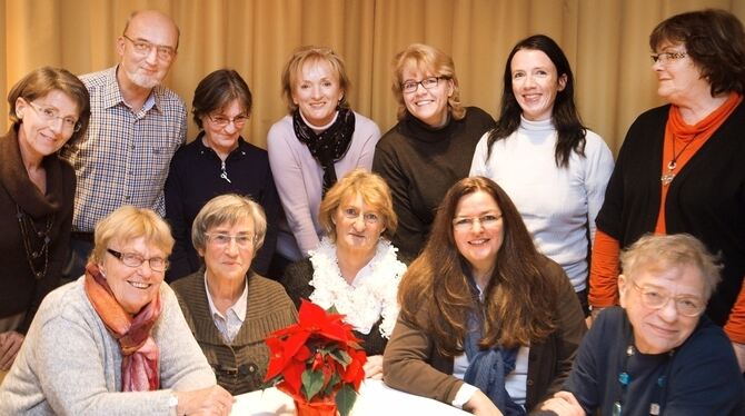 Die Seniorenpaten mit Sabine Lehmkühler (zweite von rechts, erste Reihe), die das Projekt der Krankenpflege-Fördervereine Betzin Die Seniorenpaten mit Sabine Lehmkühler (zweite von rechts, erste Reihe), die das Projekt der Krankenpflege-Fördervereine Betzin