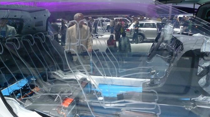 Ein im wahrsten Sinne des Wortes gläsernes Auto auf der Internationalen Automobilausstellung. FOTO: MEYER