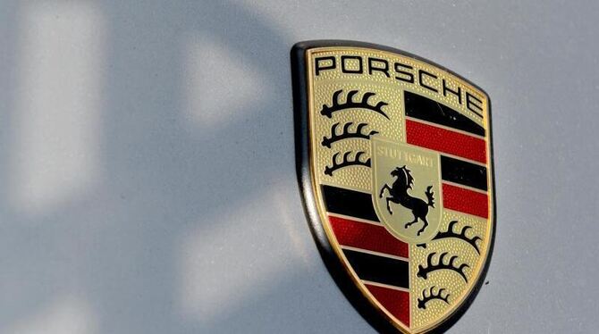 In die Rechtsstreitigkeiten um die Übernahmeschlacht zwischen Porsche und Volkswagen vor knapp fünf Jahren kommt wieder Beweg