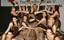 Wilde Amazonen und disziplinierte Gardetänzerinnen – die Mädchen der Rot-weißen Garde vom Musikverein Unterhausen können beides.