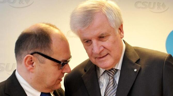 Horst Seehofer (r) und Christian Schmidt (CSU). Foto: Frank Leonhardt Horst Seehofer (r) und Christian Schmidt (CSU). Foto: Frank Leonhardt