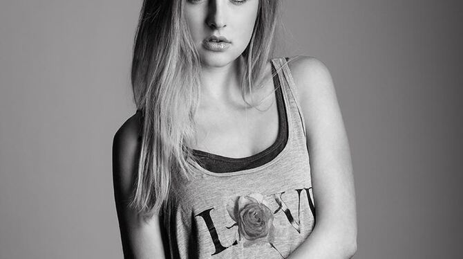 Selina Knupfer alias Lina Roth aus Oberstetten treibt ihre Model-Karriere übers Internet voran. Fast jedes Wochenende hat sie Fo Selina Knupfer alias Lina Roth aus Oberstetten treibt ihre Model-Karriere übers Internet voran. Fast jedes Wochenende hat sie Fo