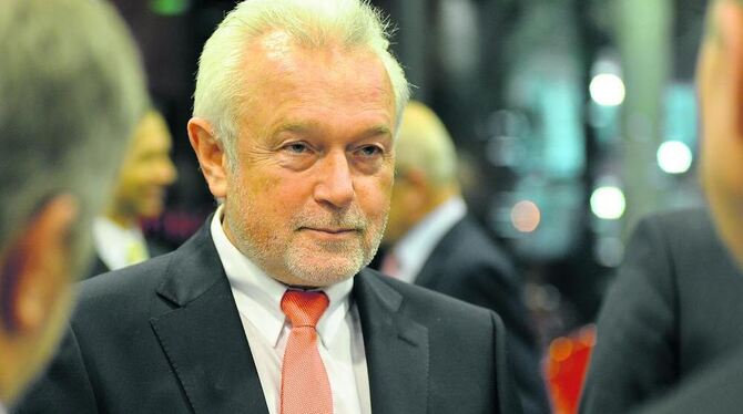 Charmant und schlagfertig: Wolfgang Kubicki in Tübingen. FOTO: NIETHAMMER Charmant und schlagfertig: Wolfgang Kubicki in Tübingen. FOTO: NIETHAMMER