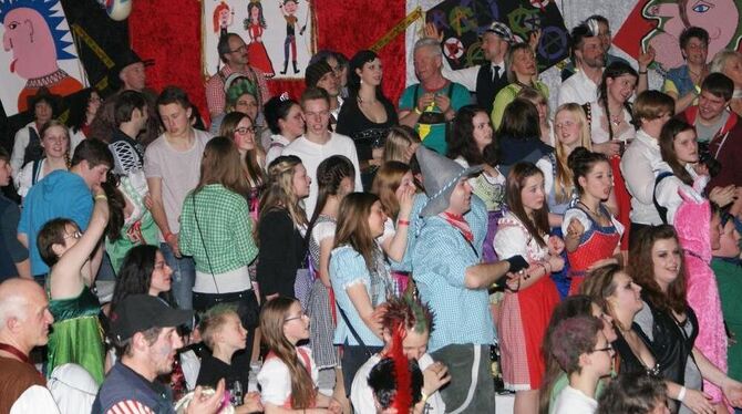 Volles Haus und Riesen-Stimmung: Rosenmontagsball in Münsingen. FOTO: MIT Volles Haus und Riesen-Stimmung: Rosenmontagsball in Münsingen. FOTO: MIT