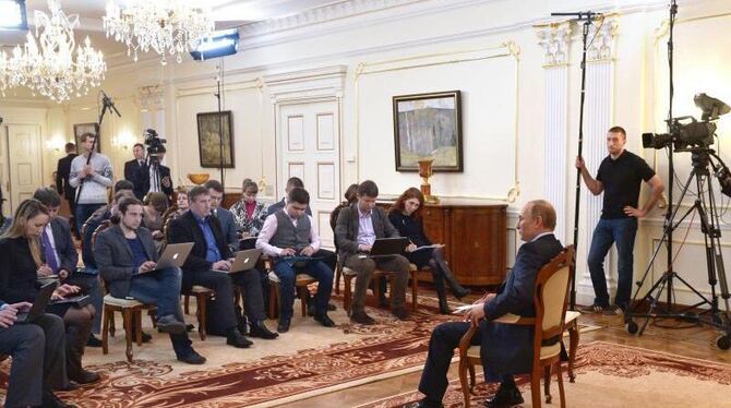 Wladimir Putin hat sich im Ukraine-Konflikt offen für den deutschen Vorschlag einer internationalen Kontaktgruppe gezeigt. Fo