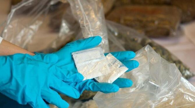 Die hochriskante Droge Crystal Meth breitet sich in großen Teilen Deutschlands weiter aus. Foto: Arno Burgi/Archiv