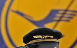 Die Piloten der Lufthansa wollen streiken. Ein Termin dafür steht jedoch noch nicht fest. Foto: Boris Roessler/Symbolbild