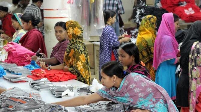 Textilarbeiterinnen in Bangladesch Foto: Doreen Fiedler/Archiv