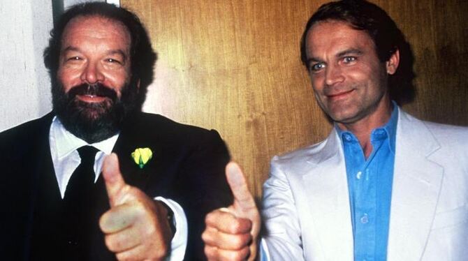 Terence Hill(r.) mit seinem Kollegen Bud Spencer vor zwanzig Jahren. Foto: Istvan Bajzat/Archiv
