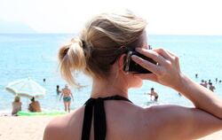 Was kostet wieviel? Auch beim Telefonieren am Strand solle jeder die Kosten kennen.