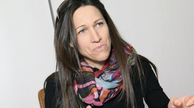 Claudia Urbschat-Mingues kündigt die Tagesschau an. Foto: WDR/Sibylle Anneck/Archiv