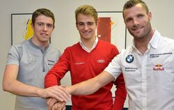Auf Redaktionsbesuch beim Reutlinger General-Anzeiger. Von links: Ex-Formel-1-Pilot Paul di Resta, DTM-Neuling Nico Müller aus d