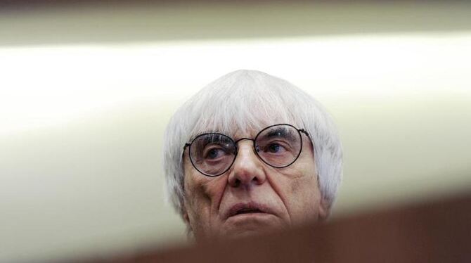 Formel-1-Chef Bernie Ecclestone will vor Gericht seine Unschuld beweisen. Foto: Tobias Hase