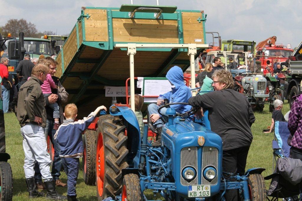 30. Oldtimer- und Dampfmaschinenfest Dottingen 2014