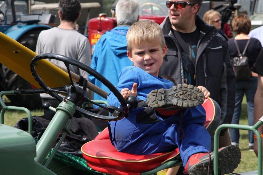 30. Oldtimer- und Dampfmaschinenfest Dottingen 2014