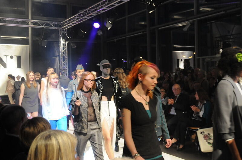 Modenschau Metzinger Modeschüler Audi-Zentrum Reutlingen 2014