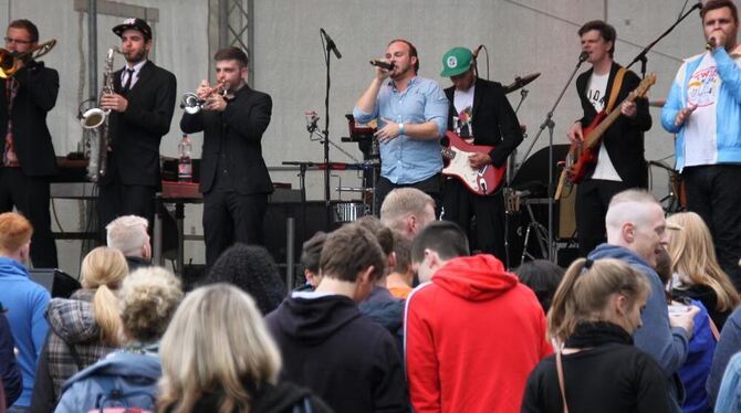 Lingua Loca war nur eine von sechs Bands, die am Samstag das Publikum beim vierten Campusfest an der Hochschule begeisterte. FOT