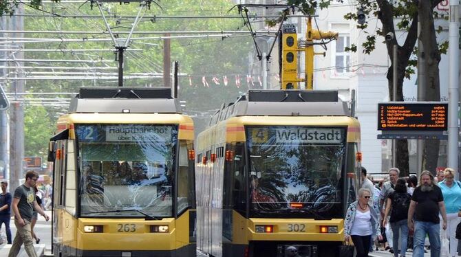 In Karlsruhe fährt die Stadtbahn schon. In Karlsruhe fährt die Stadtbahn schon.