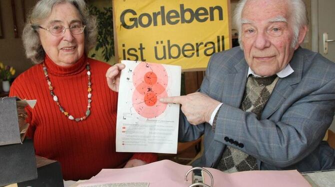 Wilfried und Friedhild Hüfler waren vor 40 Jahren aktive Gegner des geplanten Mittelstädter Atomkraftwerks.  FOTO: LEISTER