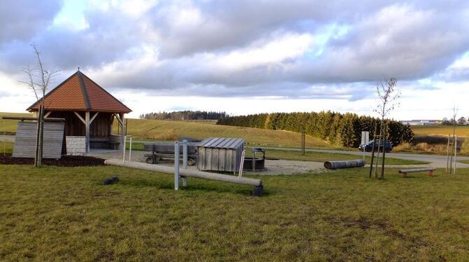 Die neue Grillhütte bei Starzach ist ein Paradebeispiel für Tourismusförderung im Rahmen der Flurneuordnung.  FOTO: PR