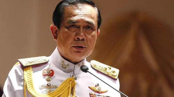 Thailands Junta sitzt jetzt fest im Sattel. Armeechef Prayuth bekommt die königliche Billigung, wichtig für das Ansehen der M