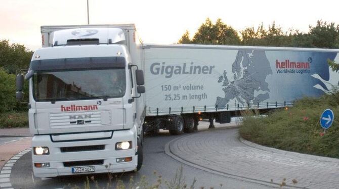 Die sogenannten Gigaliner sind umstritten.