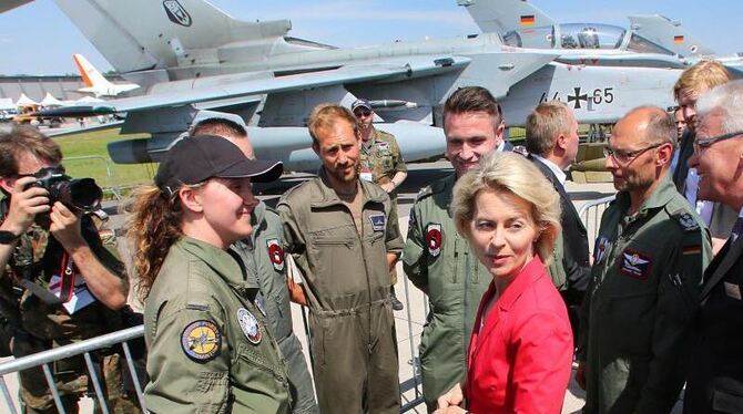 Bundesverteidigungsministerin Ursula von der Leyen will mit 100 Millionen Euro die Bundeswehr zu einem der attraktivsten Arbe