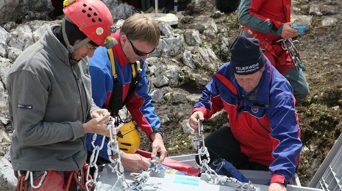 Rettung des verunglückten Höhlenforschers