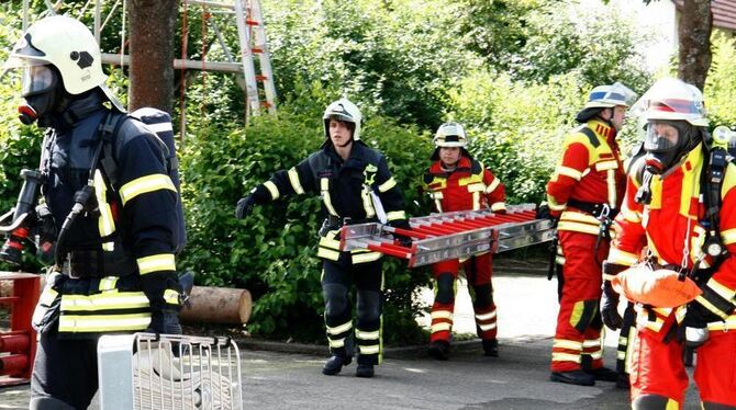 Präzision auf Zeit: Bei den Prüfungen zum Feuerwehr-Leistungsabzeichen musste jeder Handgriff sitzen.